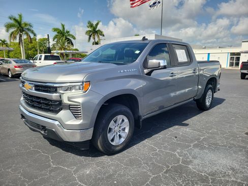 Used 2024 Chevrolet Silverado 1500 LT AWD/4WD image 2