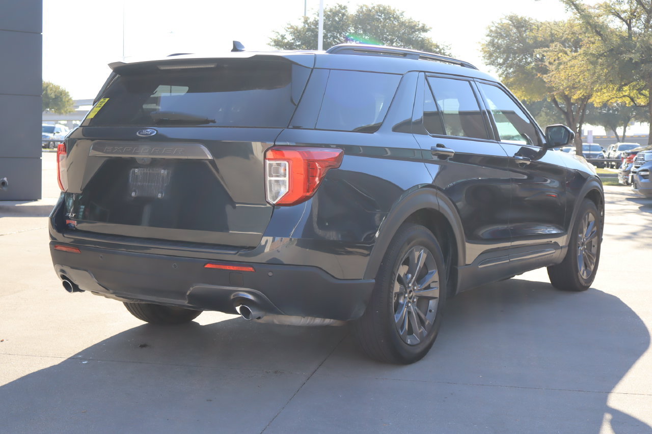 Used 2024 Ford Explorer XLT w/ Equipment Group 202A RWD image 3