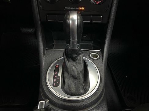 Used 2019 Volkswagen Beetle 2.0T S image 20