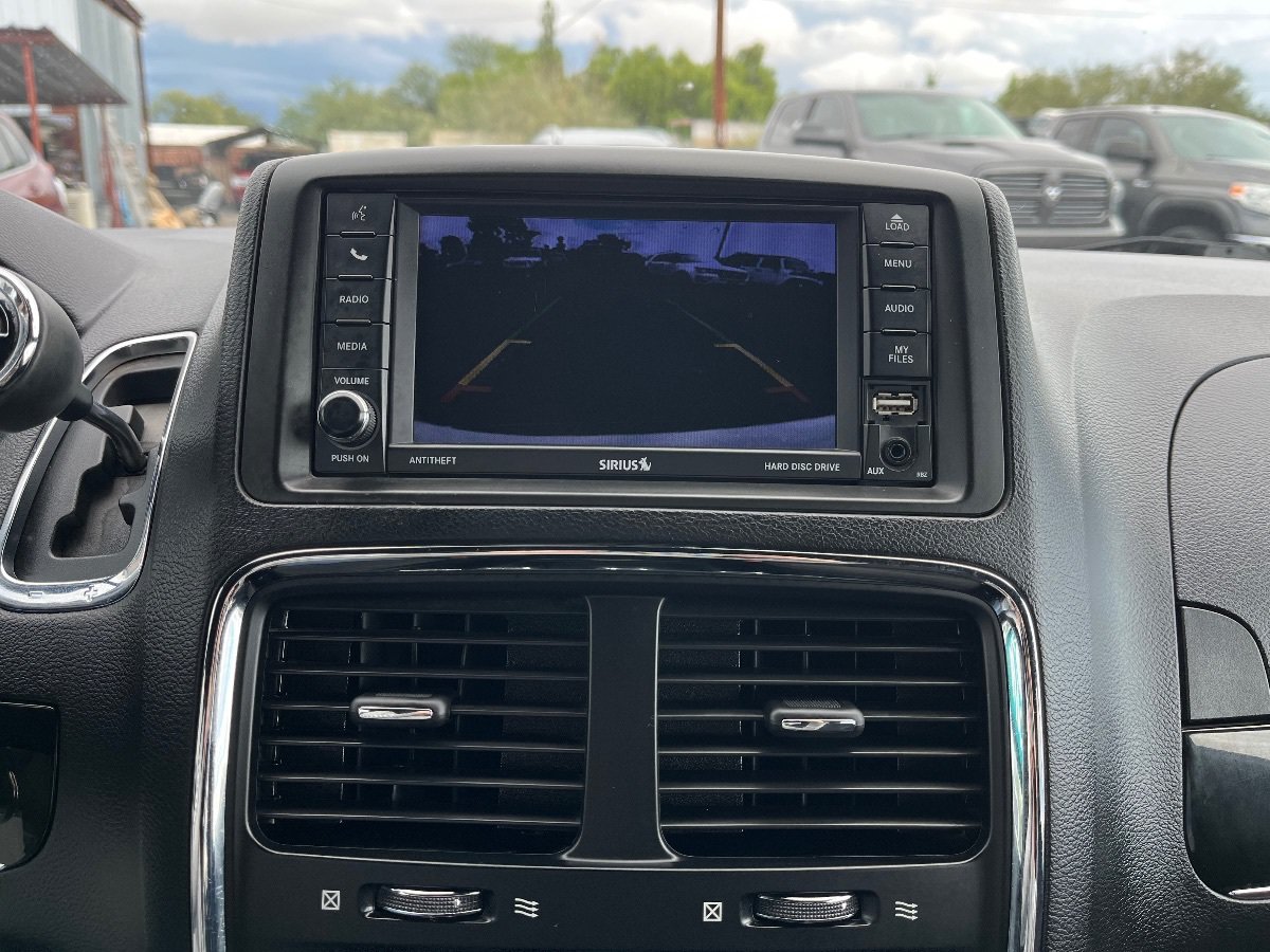 Used 2018 Dodge Grand Caravan SE FWD image 14