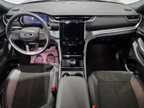 New 2025 Jeep Grand Cherokee Altitude AWD/4WD image 31