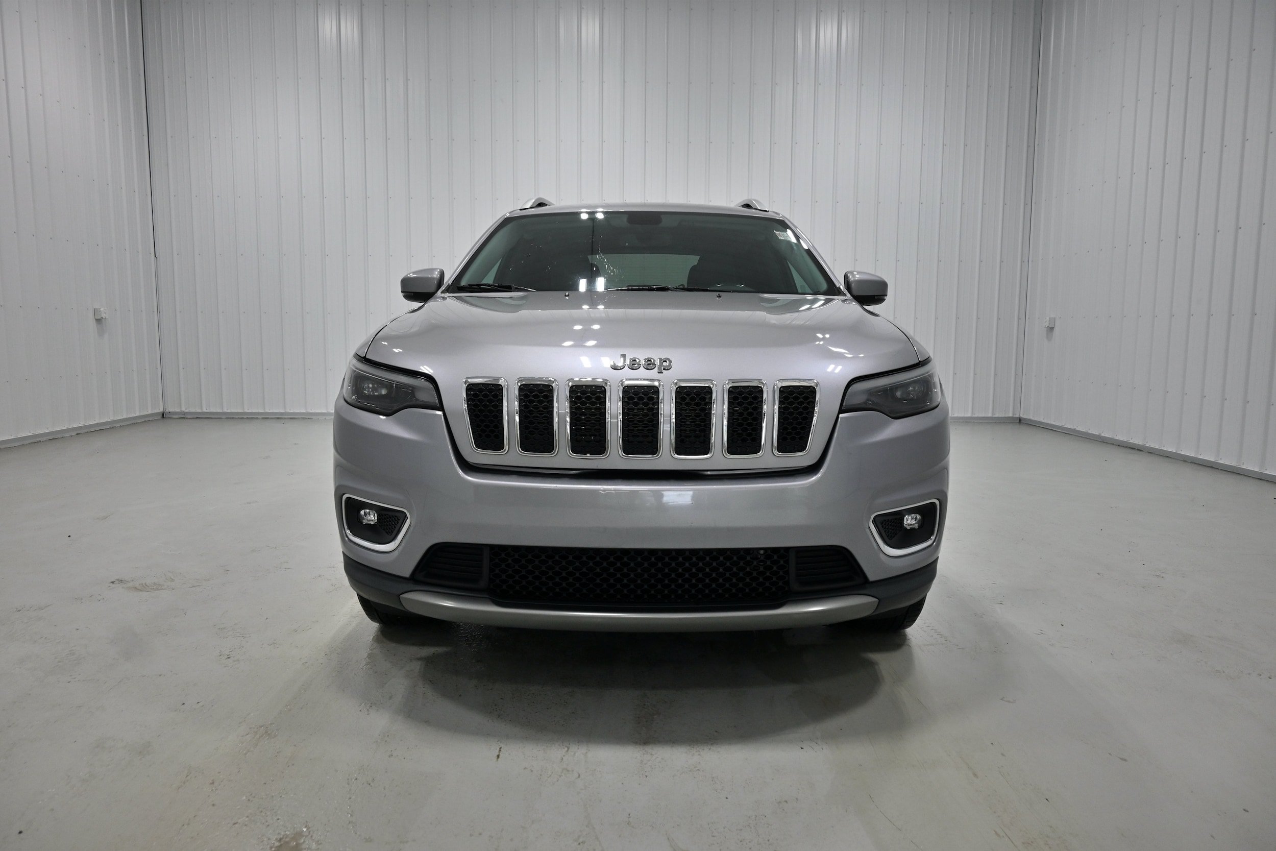 Used 2019 Jeep Cherokee Limited AWD/4WD image 24