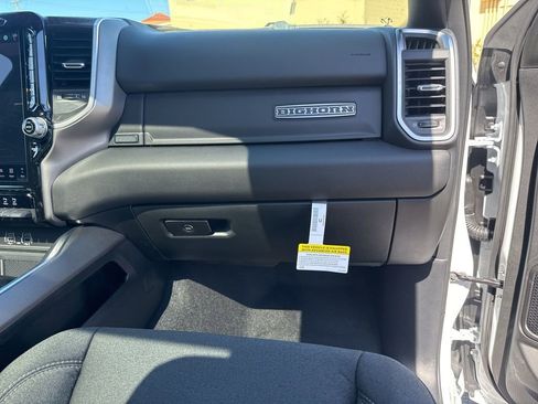 New 2026 RAM 1500 4x4 Crew Cab image 30