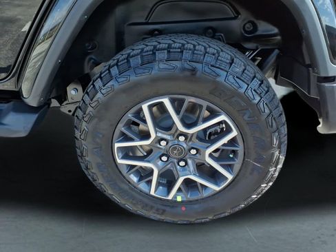 New 2026 Jeep Wrangler Unlimited Sahara AWD/4WD image 10