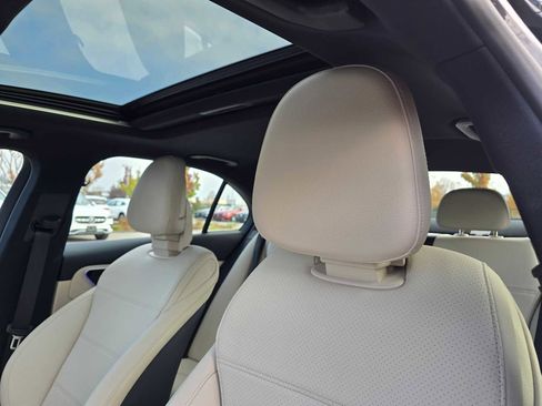 Used 2025 Mercedes-Benz C 300 Sedan image 23