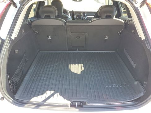 Used 2019 Volvo XC60 T6 Momentum w/ Advanced Package image 15