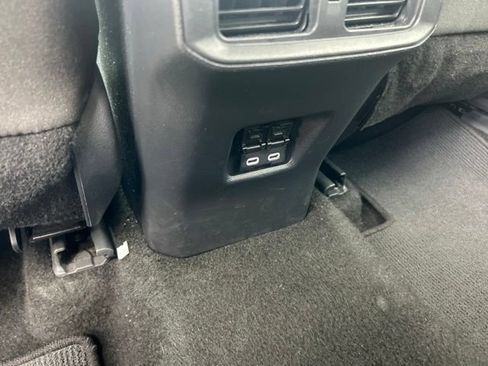 Used 2025 Toyota RAV4 XLE FWD image 10
