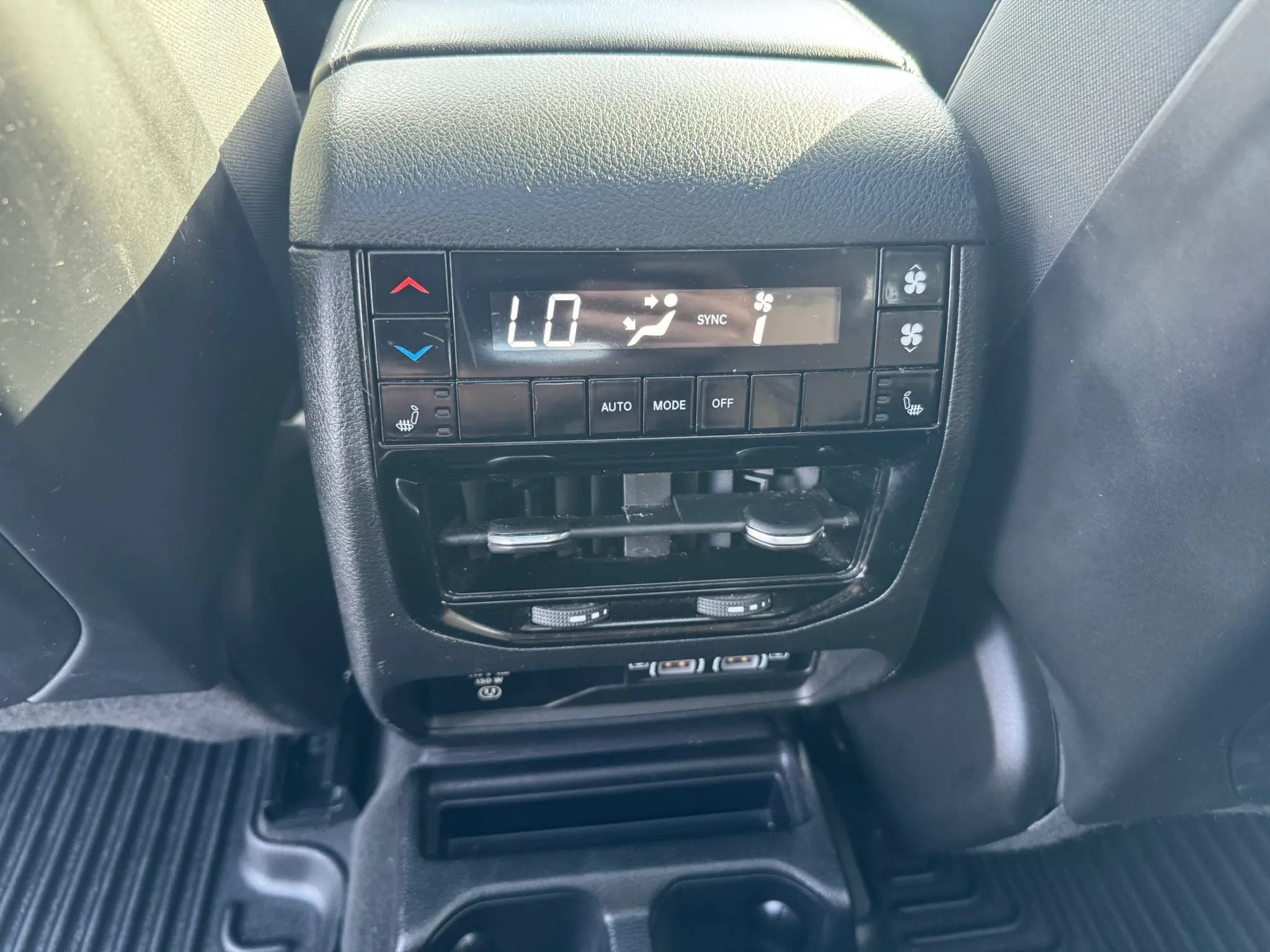 Used 2021 Jeep Grand Cherokee L Limited w/ Luxury Tech Group II AWD/4WD image 9