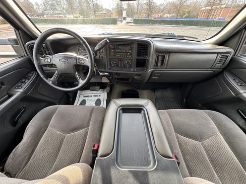 Used 2006 Chevrolet Silverado 2500 LT w/ Heavy-Duty Power Package image 19