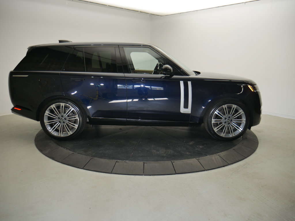 Certified 2025 Land Rover Range Rover Autobiography AWD/4WD image 6