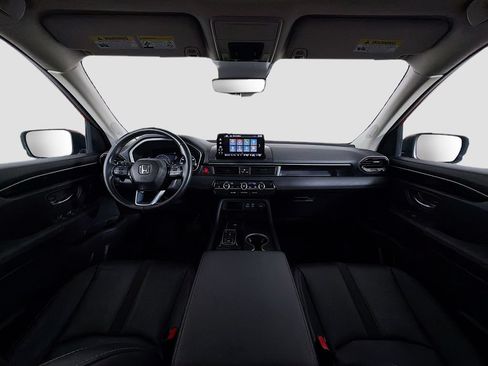 Used 2024 Honda Pilot Touring image 9