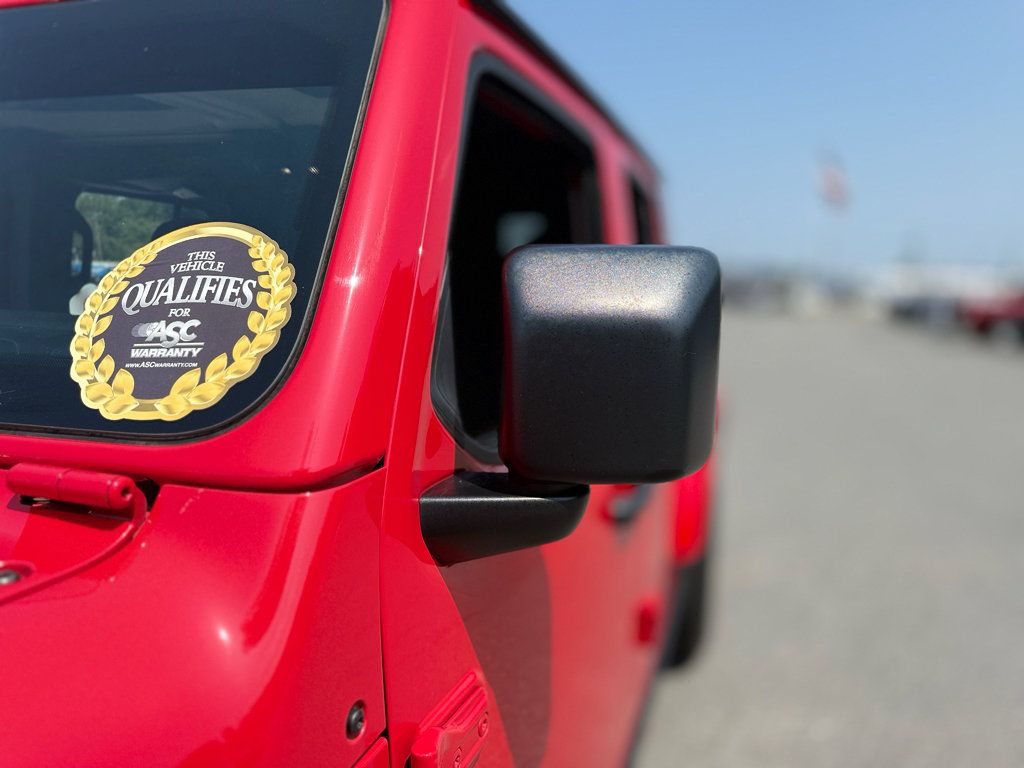 Used 2024 Jeep Gladiator Sport AWD/4WD image 16