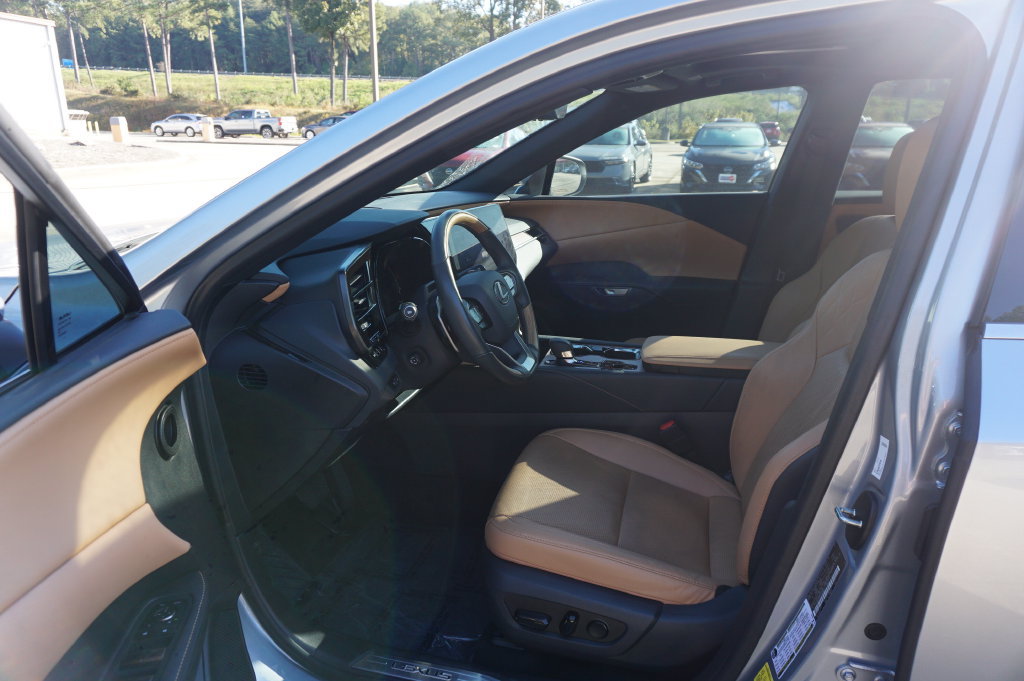 Used 2024 Lexus RX 350 Premium Plus w/ Convenience Package AWD/4WD image 2