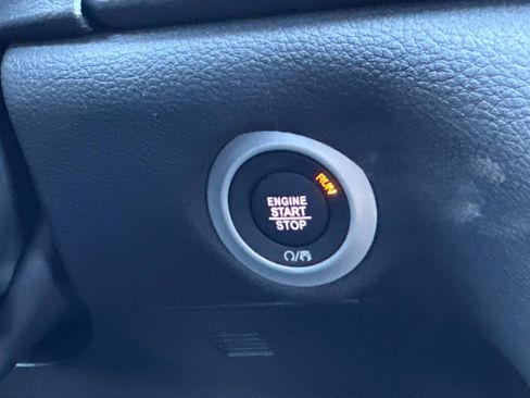 New 2026 Chrysler Pacifica Select w/ S Appearance Package image 30