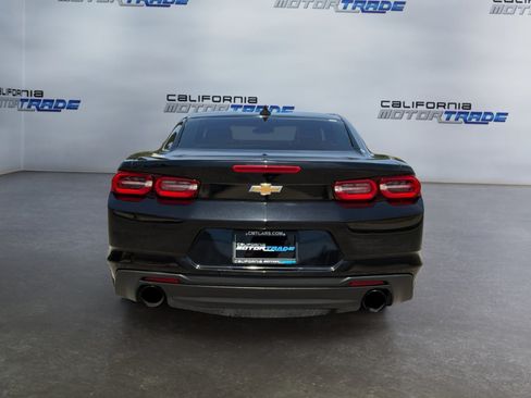 Used 2019 Chevrolet Camaro LT RWD image 6