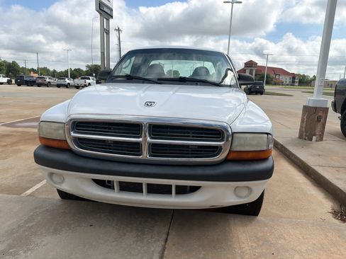 Used 2004 Dodge Dakota Sport w/ Deluxe Convenience Group AWD/4WD image 2