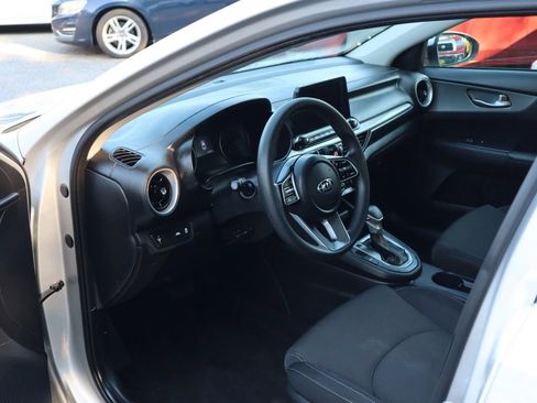 Used 2021 Kia Forte LXS FWD image 8