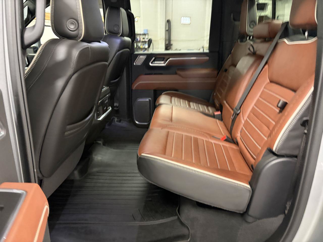 Used 2025 GMC Sierra 3500 Denali Ultimate AWD/4WD image 31