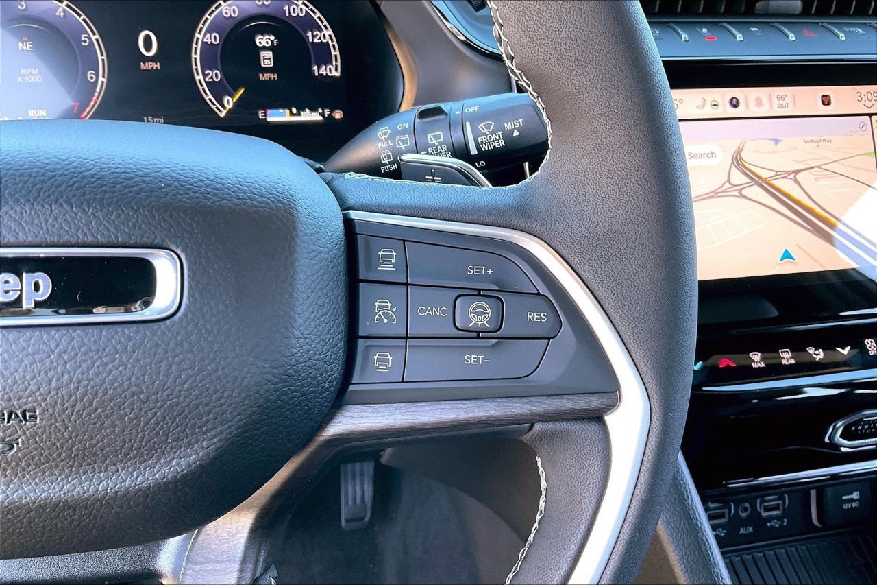 New 2027 Jeep Grand Cherokee Altitude RWD image 25