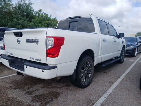 Used 2017 Nissan Titan SV AWD/4WD image 13