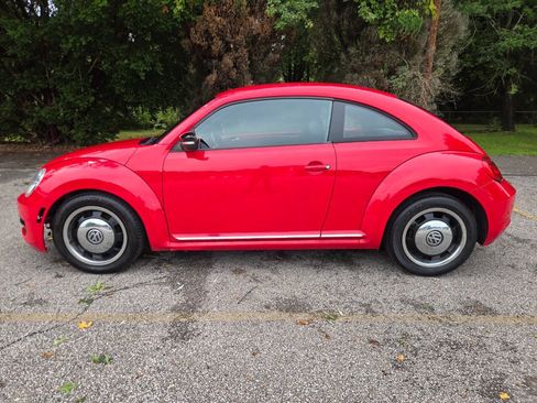 Used 2012 Volkswagen Beetle 2.5 FWD image 4