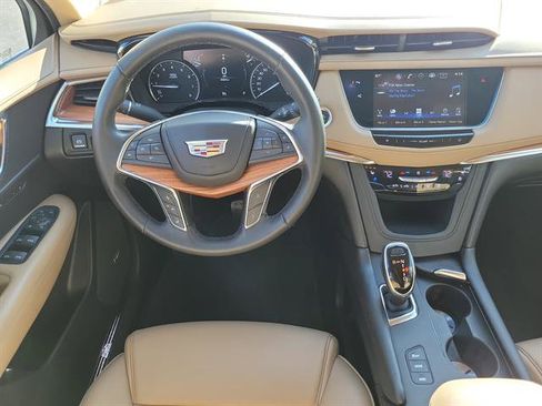 Used 2019 Cadillac XT5 Platinum image 39