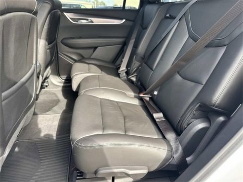 Used 2024 Cadillac XT6 Luxury image 14