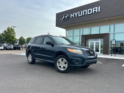 Used 2011 Hyundai Santa Fe GLS FWD image 3