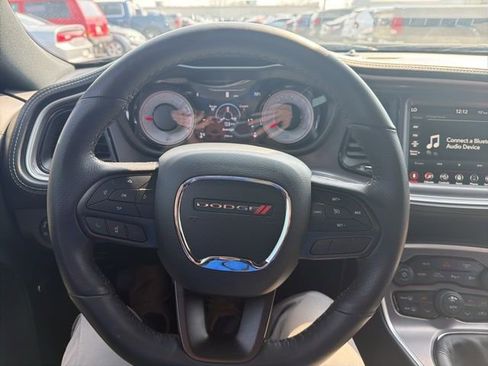 Used 2022 Dodge Challenger R/T w/ T/A Package image 9