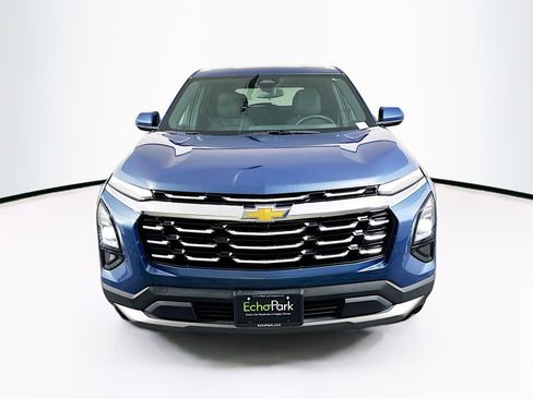 Used 2025 Chevrolet Equinox LT FWD image 2