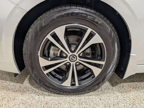 Used 2022 Nissan Sentra SV image 9