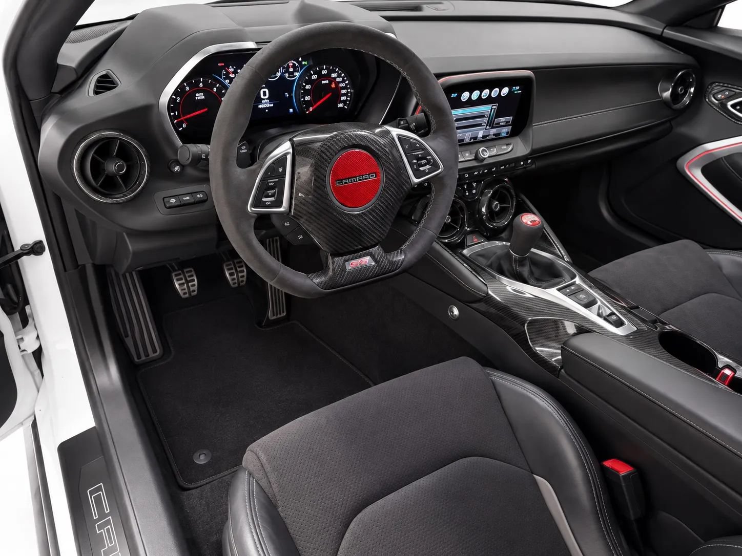 Used 2018 Chevrolet Camaro SS RWD image 9