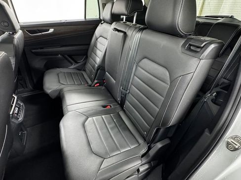 Used 2025 Volkswagen Atlas SEL AWD/4WD image 12