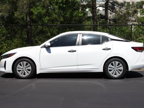 Used 2024 Nissan Sentra S image 5