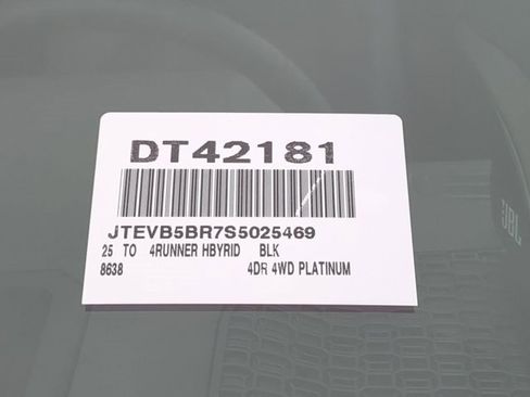 Used 2025 Toyota 4Runner 4WD image 18