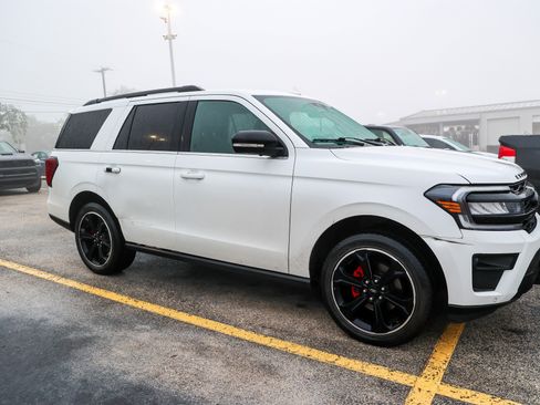 Used 2022 Ford Expedition Limited AWD/4WD image 6