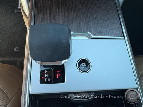 Used 2025 Land Rover Range Rover SE AWD/4WD image 25