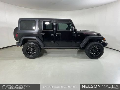 Used 2017 Jeep Wrangler Unlimited Rubicon AWD/4WD image 5