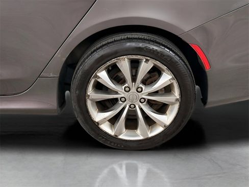 Used 2016 Chrysler 200 S image 6