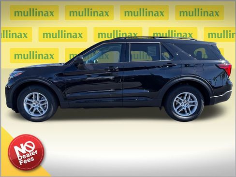 New 2026 Ford Explorer Active w/ Active Comfort Package image 2