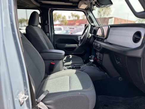 Used 2024 Jeep Wrangler Willys image 9