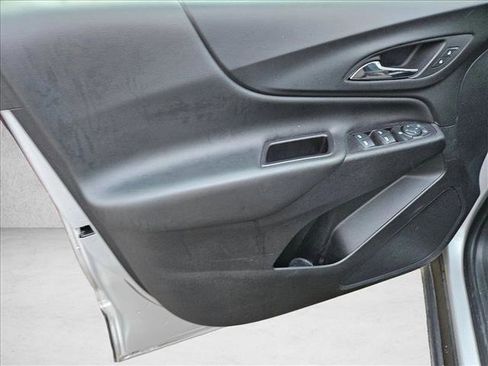 Used 2021 Chevrolet Equinox LT image 11