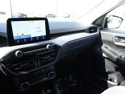 Used 2022 Ford Escape SE image 19