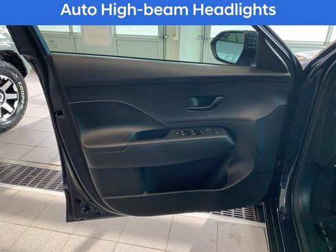 New 2026 Hyundai Kona SE image 3