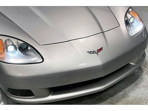 Used 2007 Chevrolet Corvette Coupe w/ Preferred Equipment Group RWD image 25