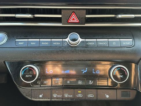 Used 2023 Hyundai Elantra SEL w/ Convenience Package image 25