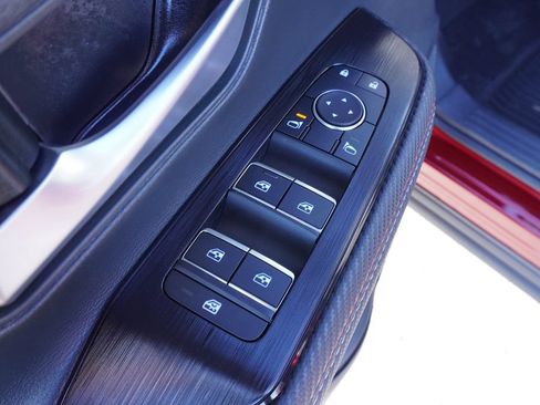 Used 2025 Nissan Kicks SR FWD image 15