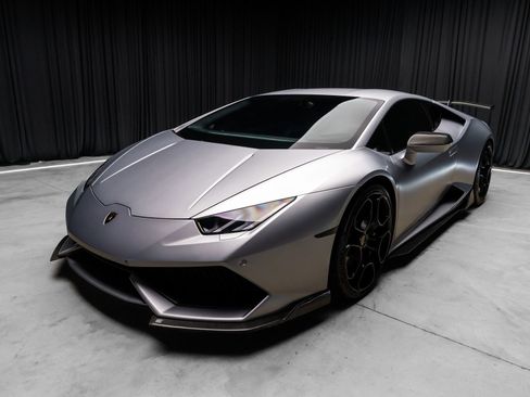 Used 2015 Lamborghini Huracan LP 610-4 AWD/4WD image 11