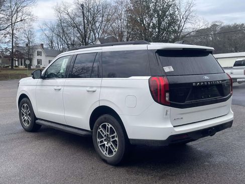 New 2026 Ford Expedition Active image 4