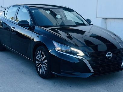 Used 2024 Nissan Altima 2.5 SV